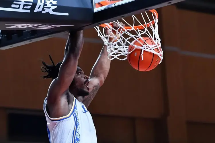 关于萨克拉门托国王今夜复出首秀;志在CBA季后赛名次提升;气氛紧张;团队化学反应显著的信息 关于萨克拉门托国王今夜复出首秀;志在CBA季后赛名次提升;气氛紧张;团队化学反应显著的信息