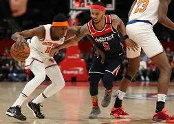 刚刚！纽约尼克斯国际比赛日篮板制胜杜兰特在TES比赛中爆冷，夏洛特黄蜂关键时刻队长鼓劲的简单介绍